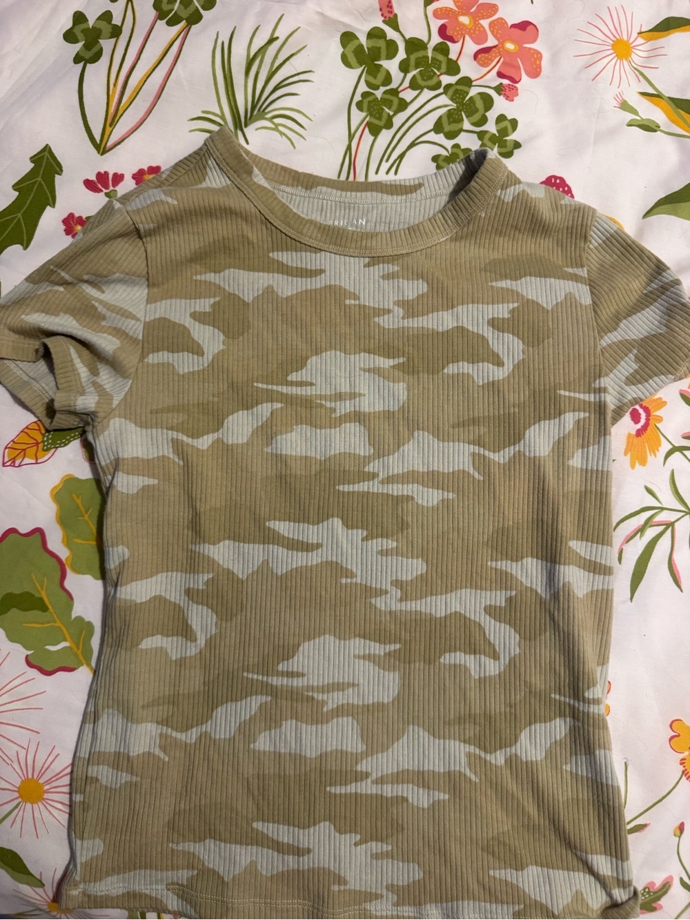 American Eagle Outfitters Tan and Light Gray Camo Ribbed Short Sleeve Tee